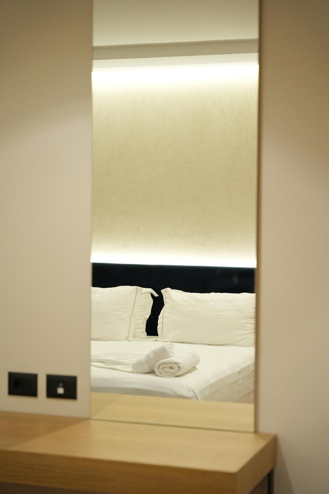 Bounty Hotel Golem  Exteriér fotografie