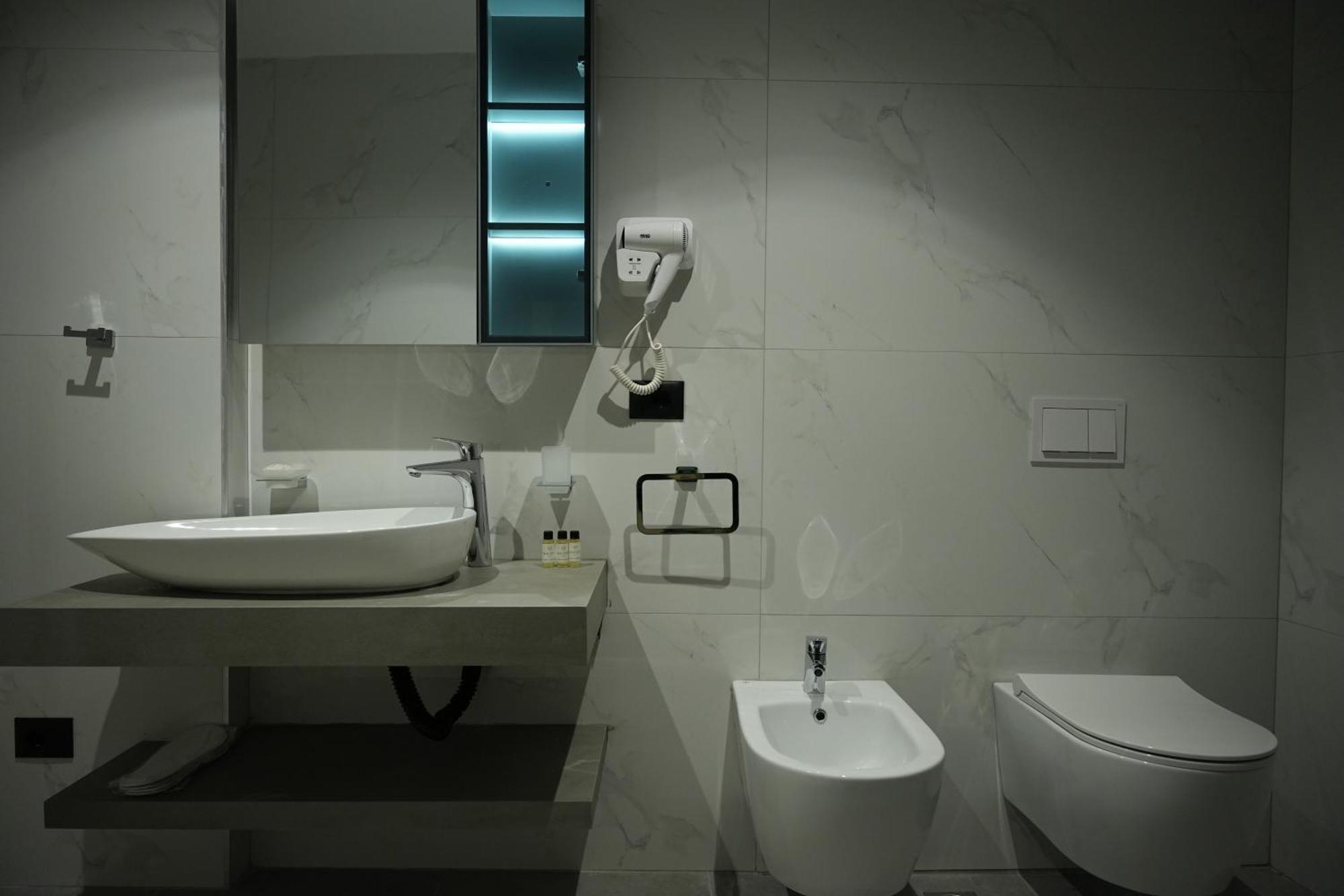 Bounty Hotel Golem  Exteriér fotografie